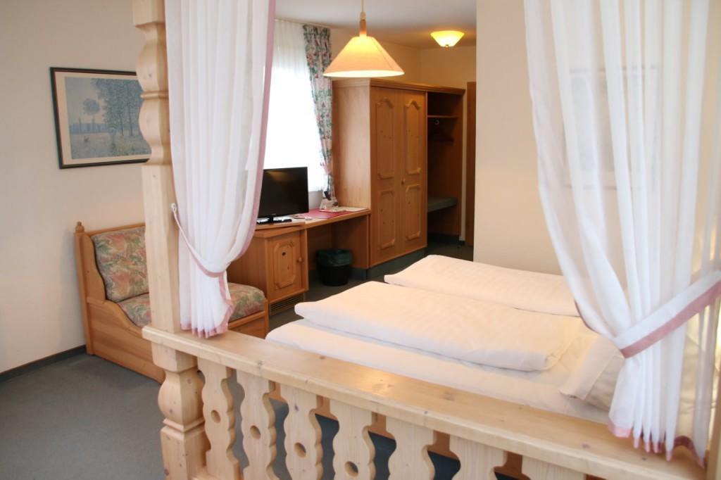 Landgasthof Hotel Bechtel Zella Dış mekan fotoğraf